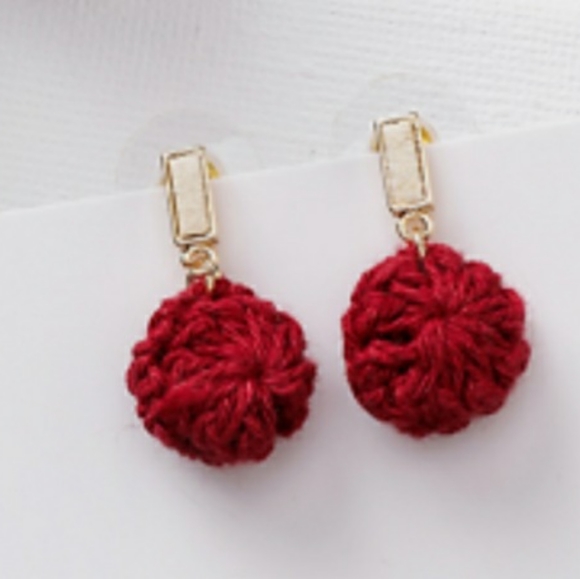 Handcrafted crochet pom earrings - Picture 2 of 2